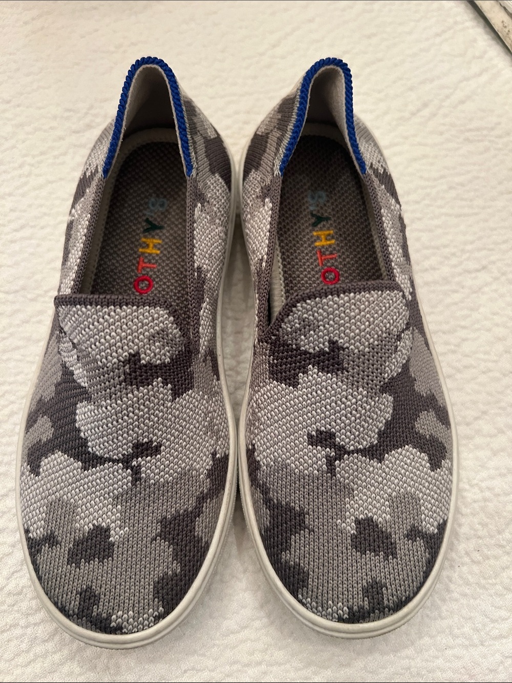 Rothy’s Kids Slip-On Sneakers in Gray camo girls size 12